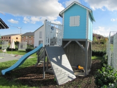 Baumhaus - Stelzenhaus fr Kinder aus Holz, Modell Goliath IV