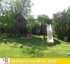 Stelzenhaus MAX medi mit Schaukel und Rutsche